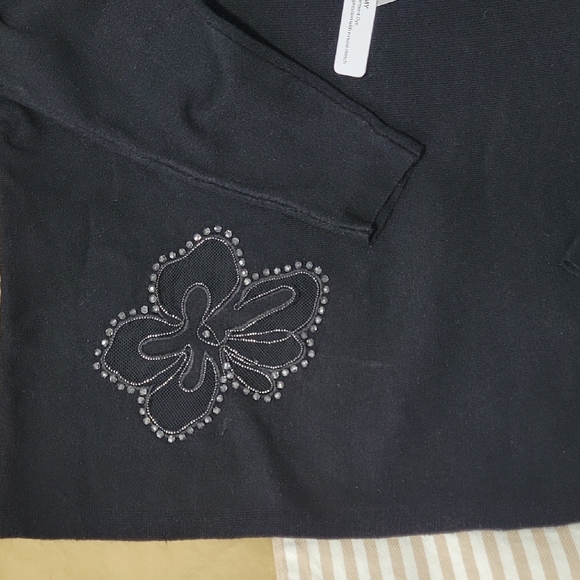 Milano Elegant Black Apparel - Picture 3 of 7